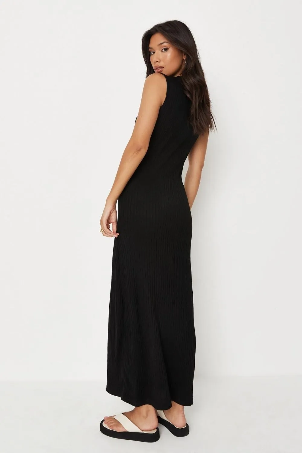 Black sleeveless maxi dress