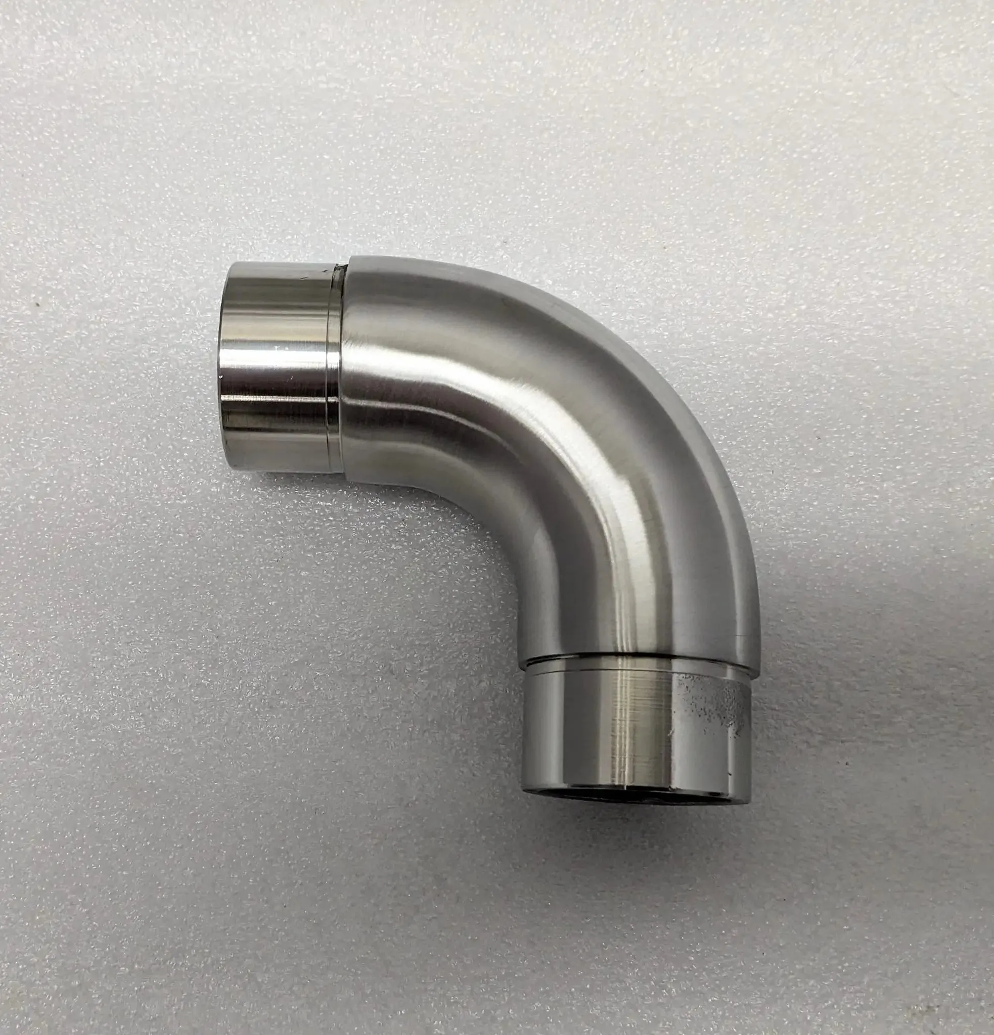 Flush Curved Elbow for 1-1/2" Tubing