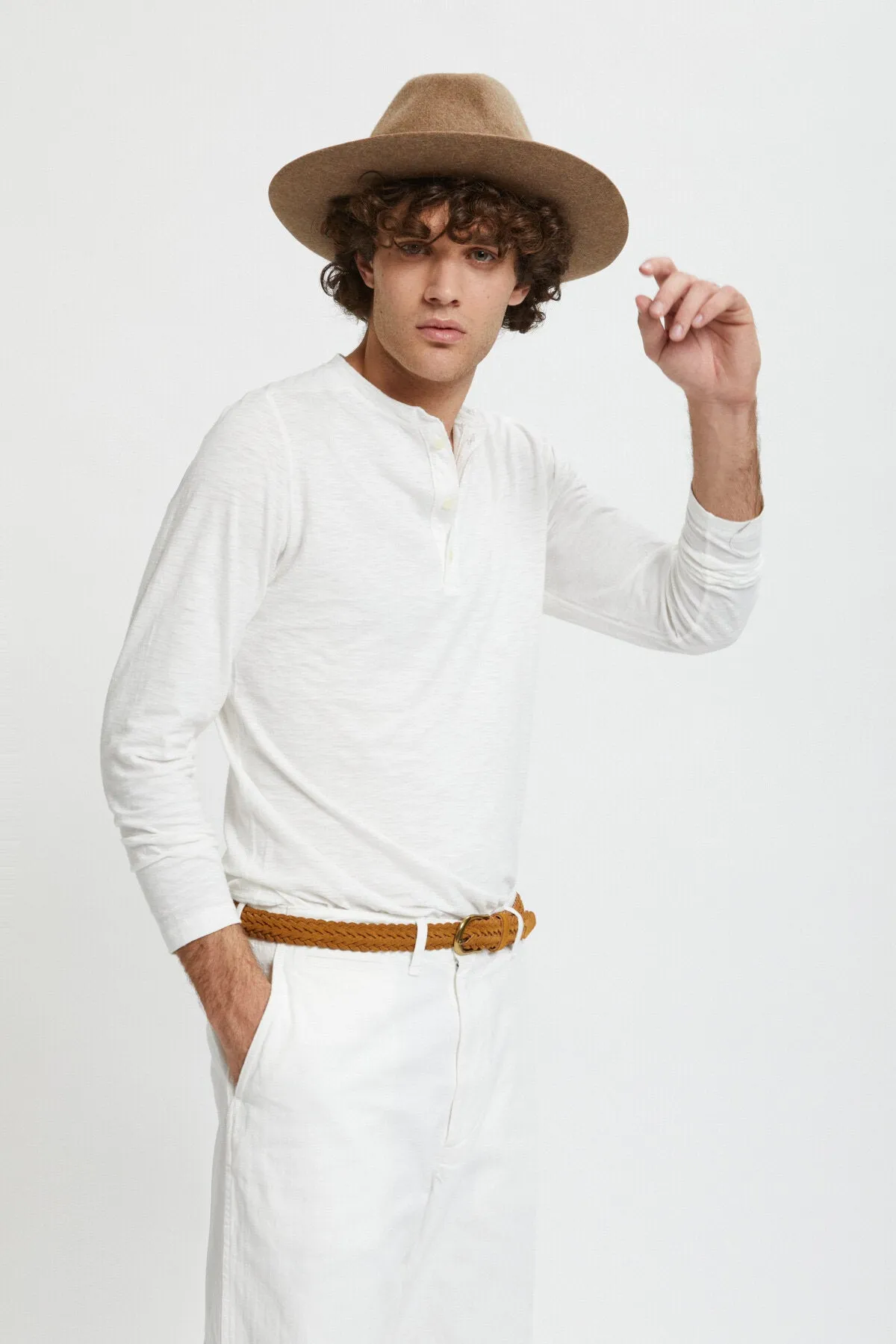 Henley Neck Longsleeved Shirt