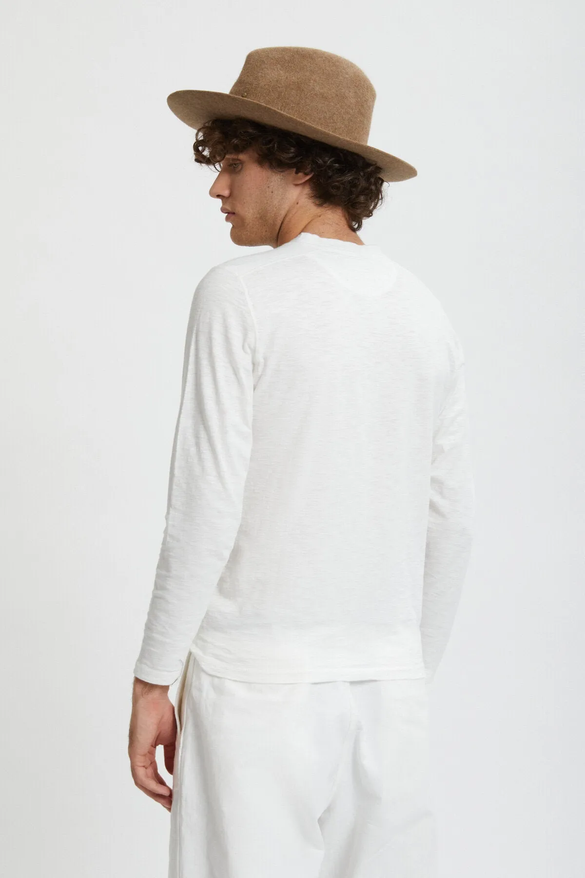 Henley Neck Longsleeved Shirt