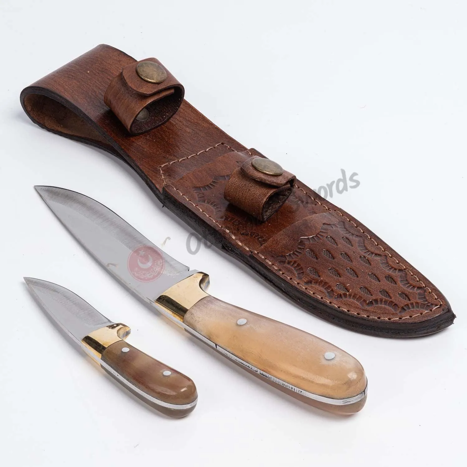 Ram Horn Crust Handles Hunter Knife Set Blond