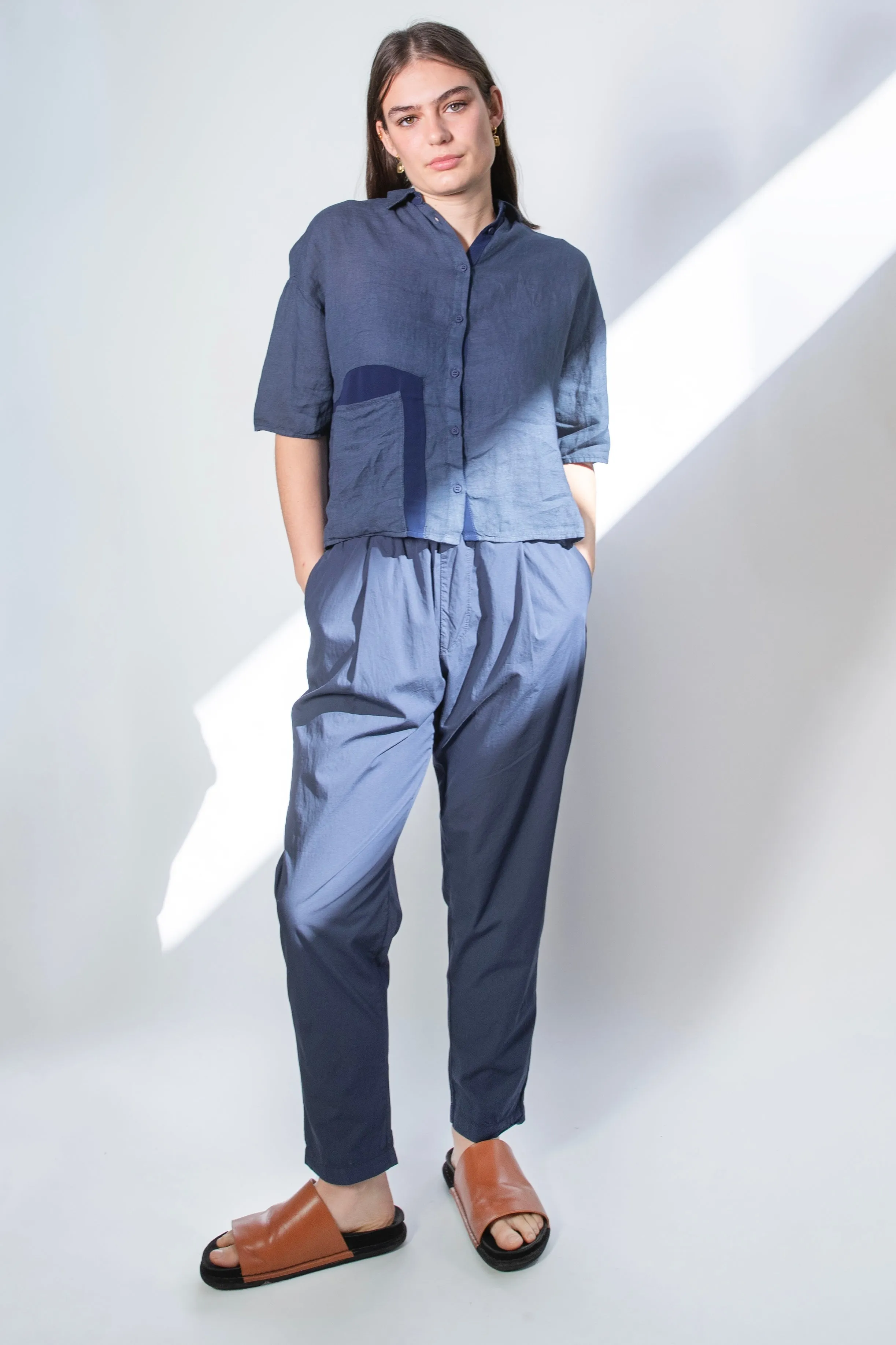 Transit Par Such Short Sleeve contrasting Pocket Shirt in Navy Blue